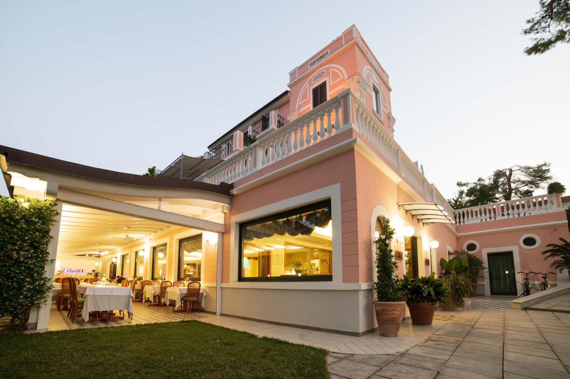 Park Maria Hotel 3*