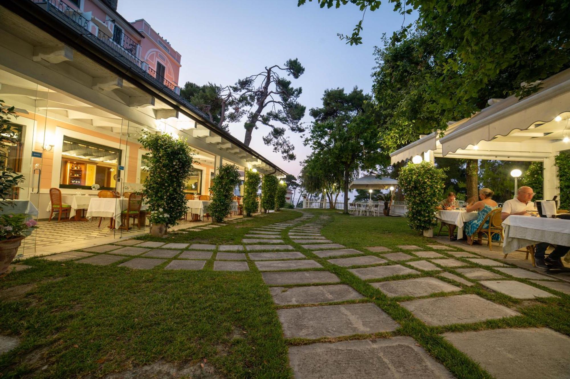 Hotel Park Maria San Menaio